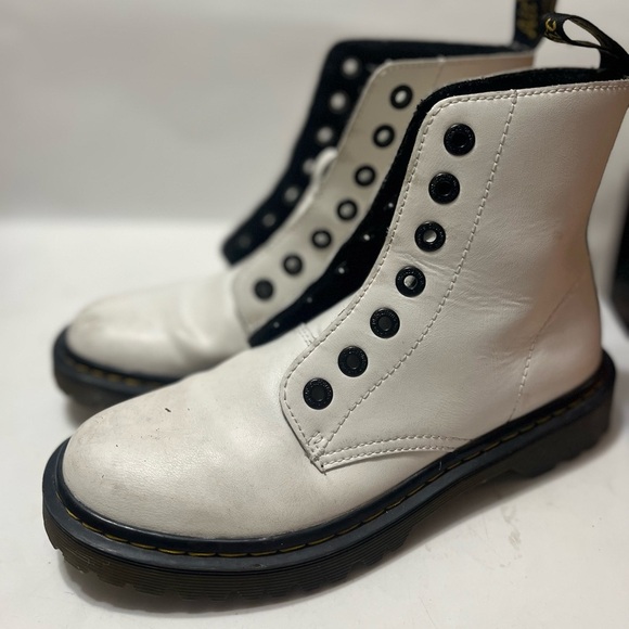 Dr. Martens Luana White US 7, UK 5 Punk, Emo, Rock, ,Glam, Goth Tie Up Boots - Picture 2 of 13